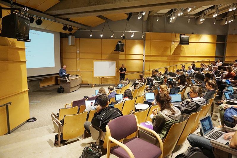 Bruce Weir teaching in lecture hall, Summer Institute of Statistical Genetics, UW